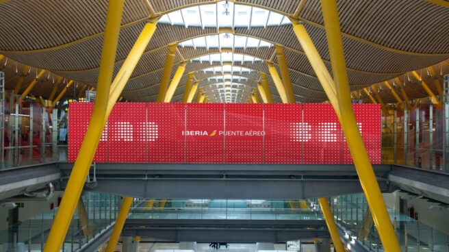 Acceso al Puente Aéreo en la T4 de Madrid-Barajas.