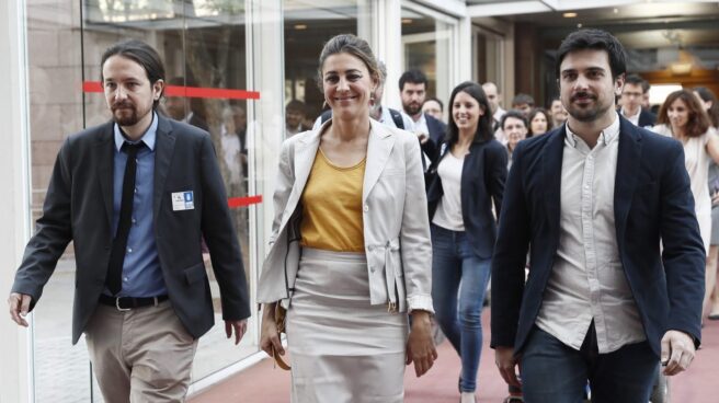 iglesia_huerta_espinar Pablo Iglesias, Lorena Ruiz-Huerta y Ramón Espinar en la Asamblea de Madrid.