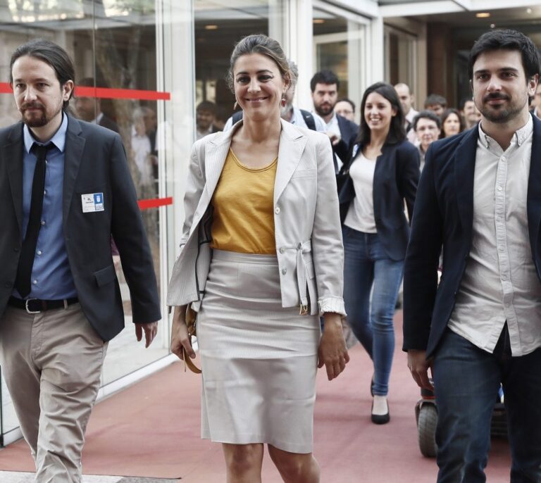 Podemos empuja a sus cargos públicos a afiliarse con la amenaza de sanciones