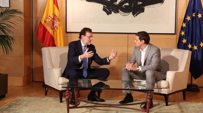 Rajoy y Rivera en una reunión en el Congreso