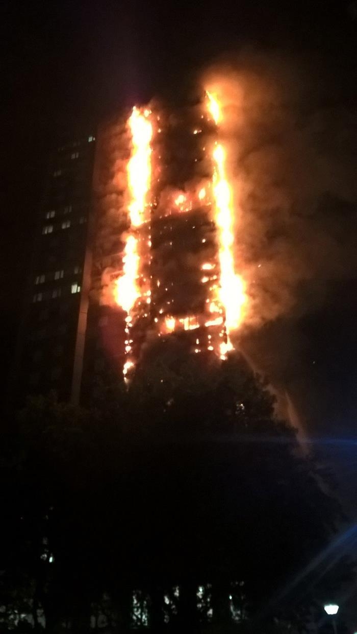 Incendio de un edificio en Londres.