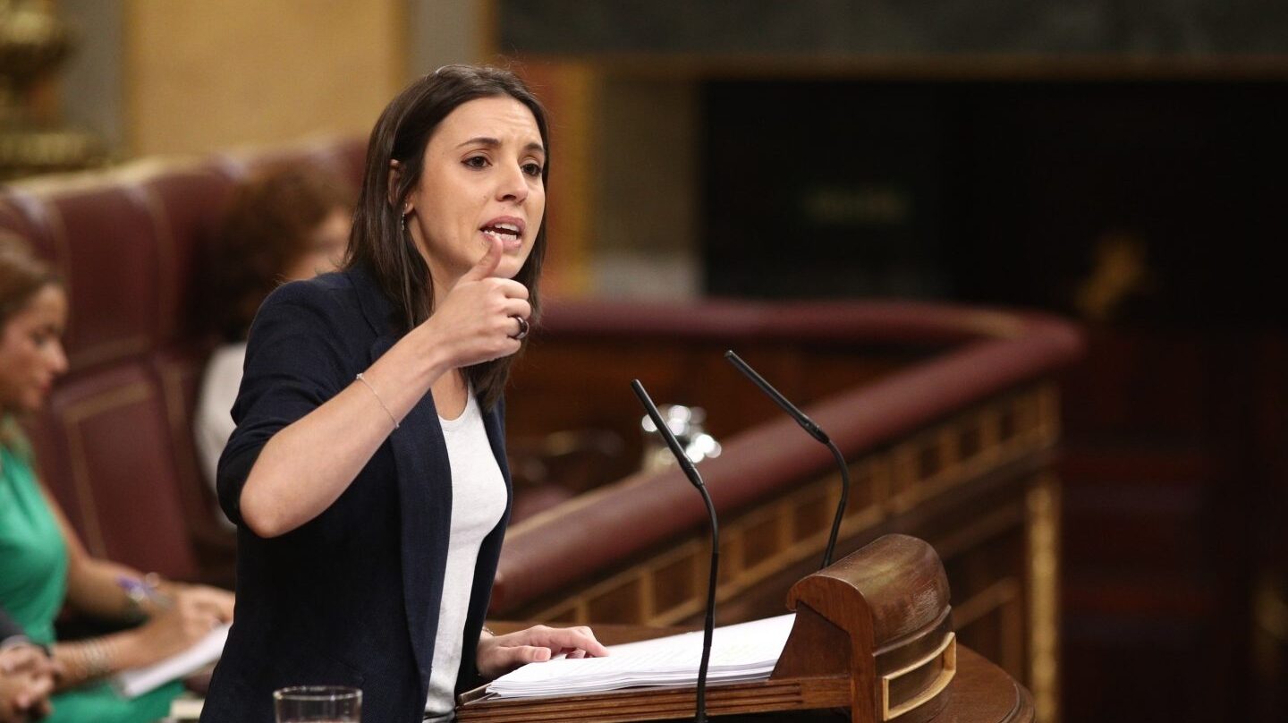 La portavoz de Podemos en la moción, Irene Montero