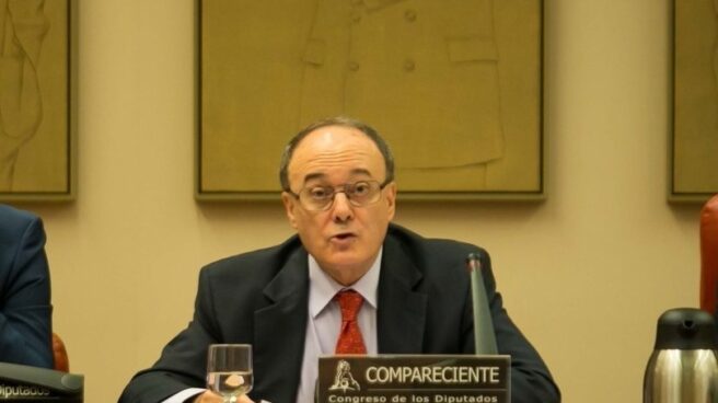 linde-empleo-precario El gobernador del Banco de España, Luis María Linde, en comparecencia en el Congreso de los Diputados.