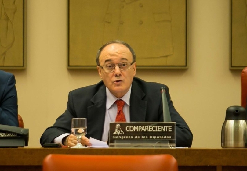 El gobernador del Banco de España, Luis María Linde, en comparecencia en el Congreso de los Diputados.
