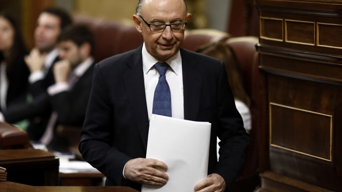 El ministro de Hacienda, Cristóbal Montoro, en el hemiciclo del Congreso de los Diputados.