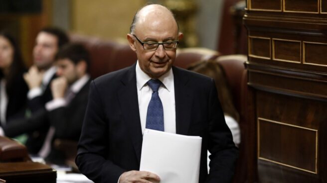 El ministro de Hacienda, Cristóbal Montoro, en el hemiciclo del Congreso de los Diputados.