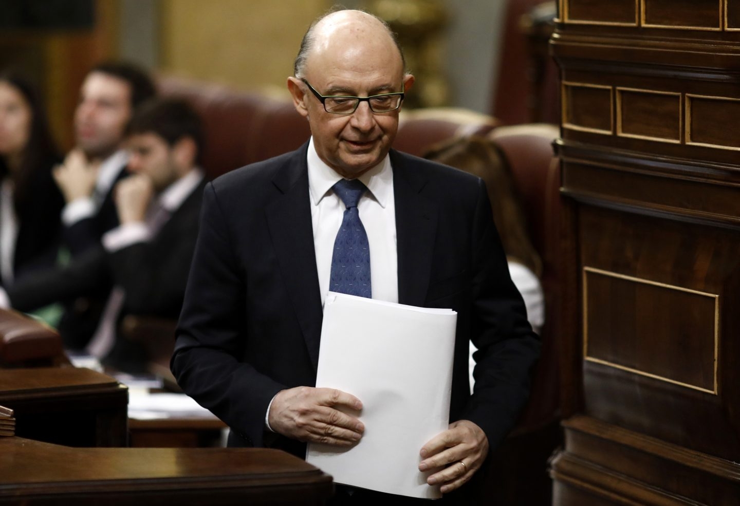 El ministro de Hacienda, Cristóbal Montoro, en el hemiciclo del Congreso de los Diputados.