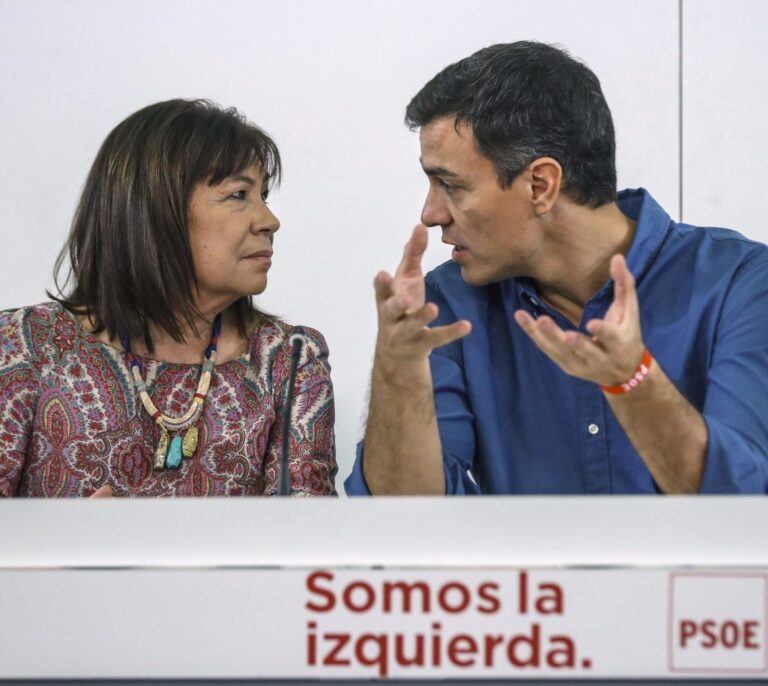 Cristina Narbona impone su criterio en el PSOE en materia económica y ecologista