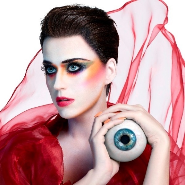 Katy Perry directa al número 1 en iTunes