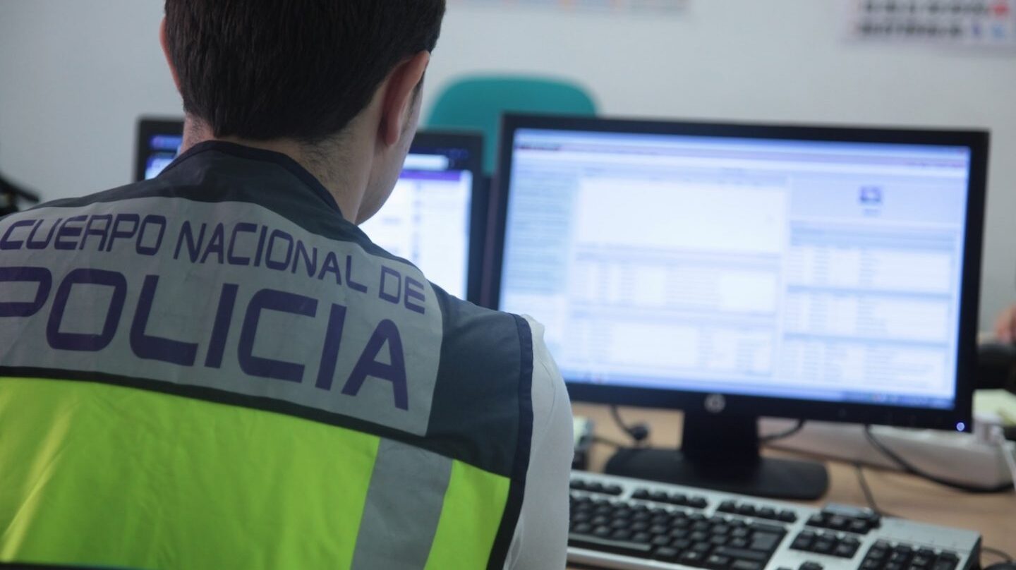 La Unidad de Investigación Tecnológica de la Policía Nacional trabaja en la búsqueda de pornografía infantil.