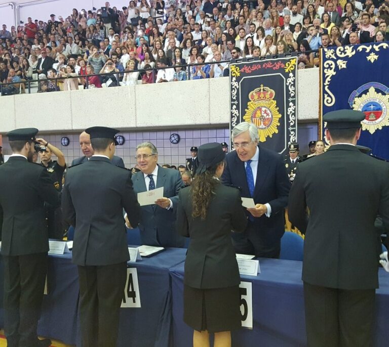 Interior destina a Cataluña al 64% de los policías de la última promoción: 165 de 259