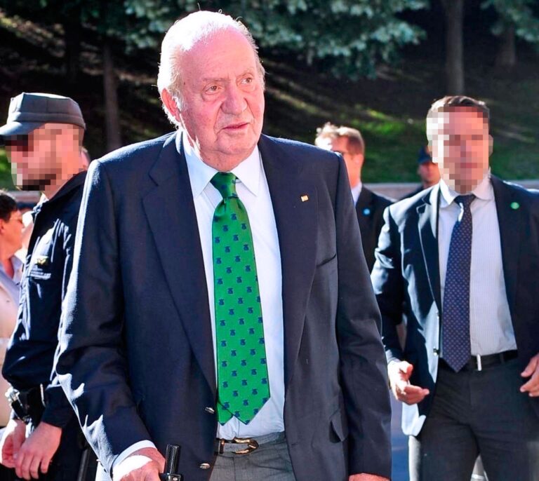 El Rey Juan Carlos no viajará a Palma de Mallorca ni a Colombia por problemas musculares en la espalda