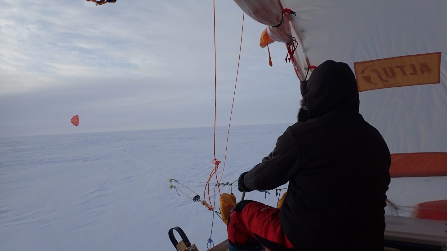 El trineo de viento que usó en Groenlandia.
