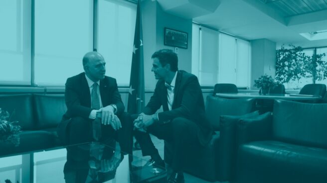 Pedro Sánchez en su encuentro con el comisario de la UE Pierre Moscovici.
