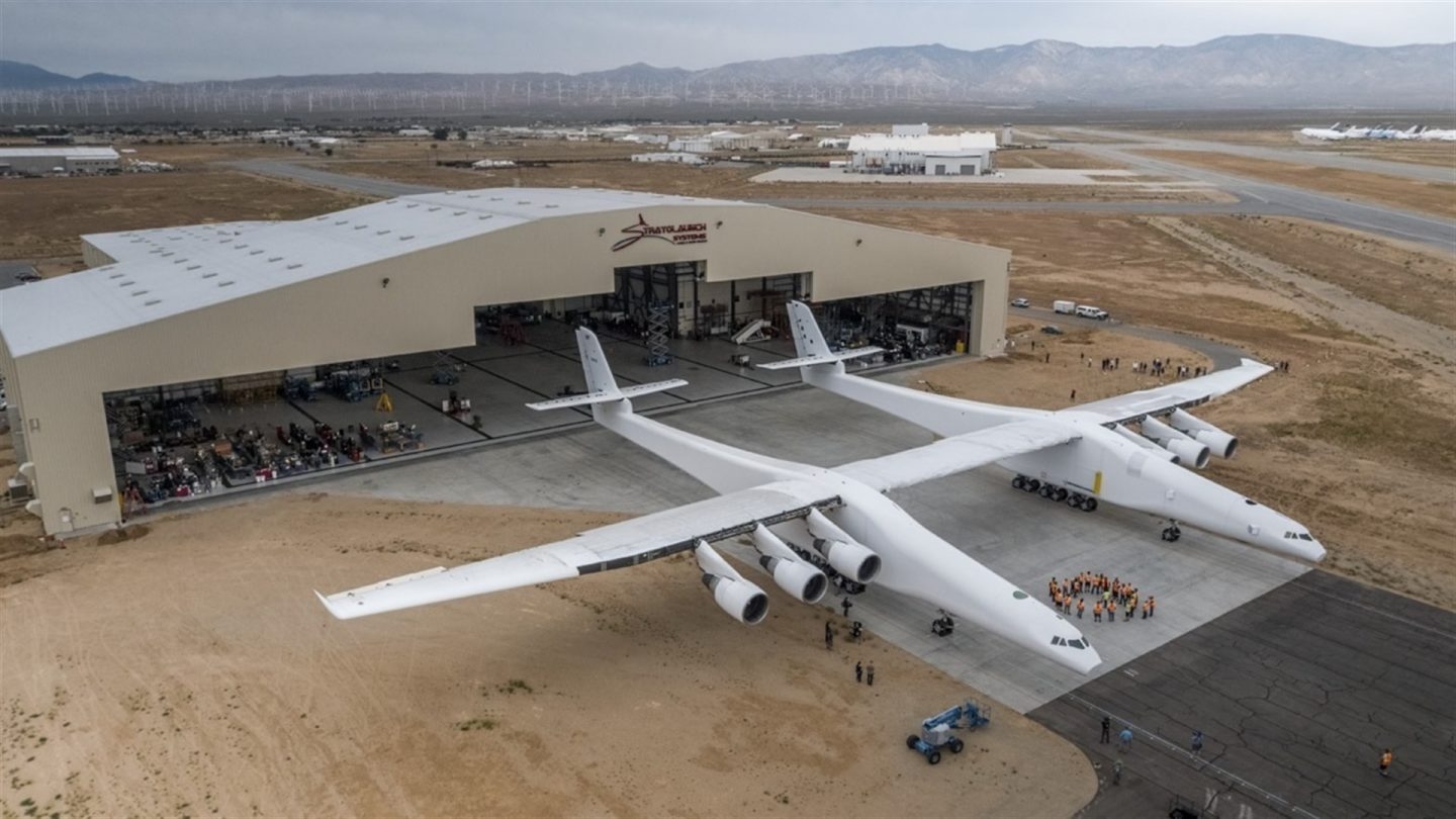 Stratolaunch, el avión gigante lanzacohetes