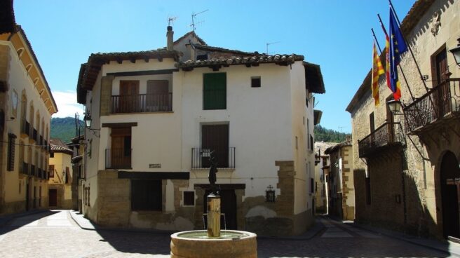 Plaza del pueblo Rubielos de Mora, en Teruel, una de las provincias con mayor despoblación.