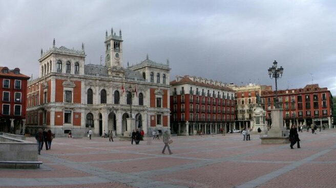 Plaza Mayor de Valladolid, que ha cerrado el acceso al centro a los coches por la contaminación.