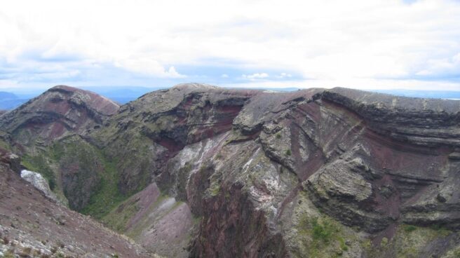 Un mineral, el zircón, que permite predecir erupciones de volcanes