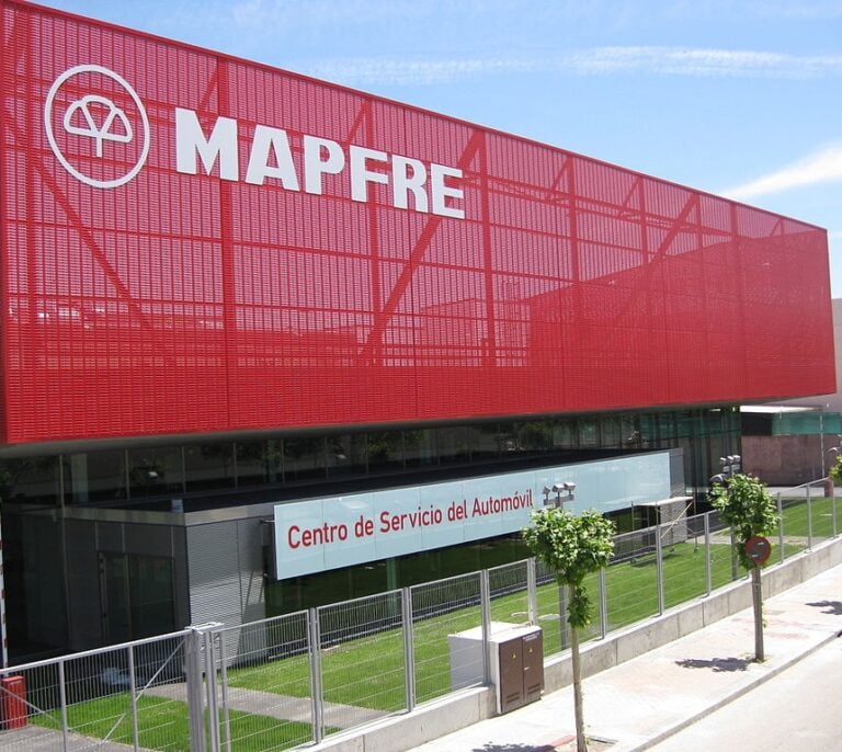 Mapfre entrega cinco millones de euros al CSIC para acelerar la investigación sobre el Covid-19