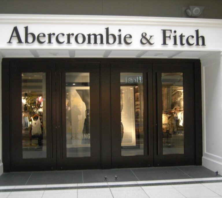 Abercrombie se hunde en mínimos de 17 años tras fracasar en sus planes de venta