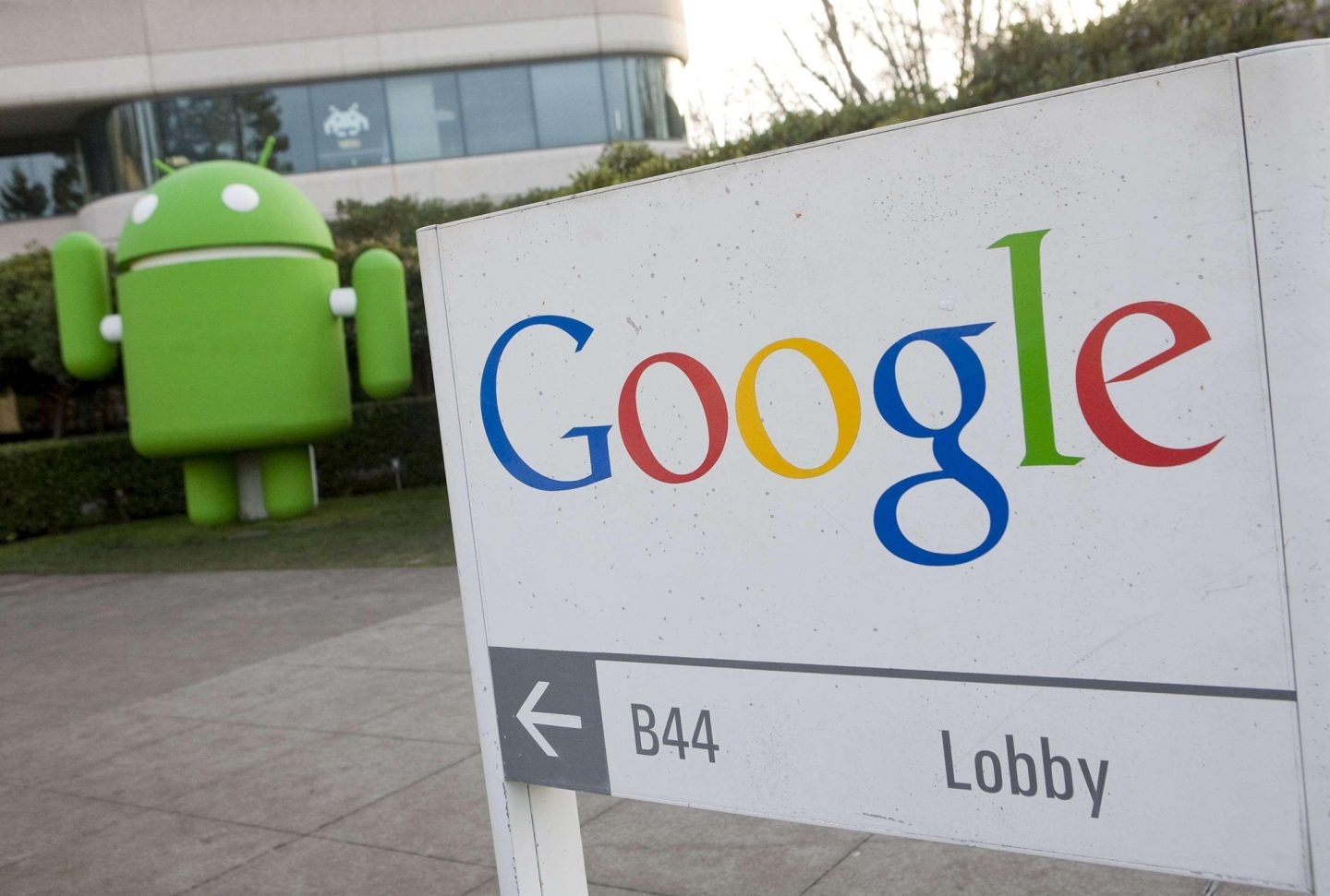 Sede de Google, con el logo de Android.