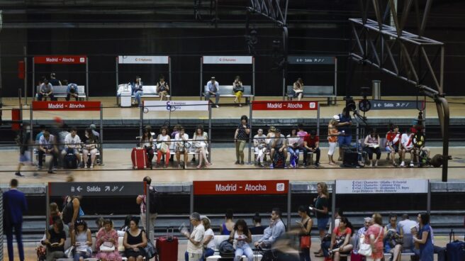 Renfe anula 320 trenes por la huelga de 23 horas del lunes