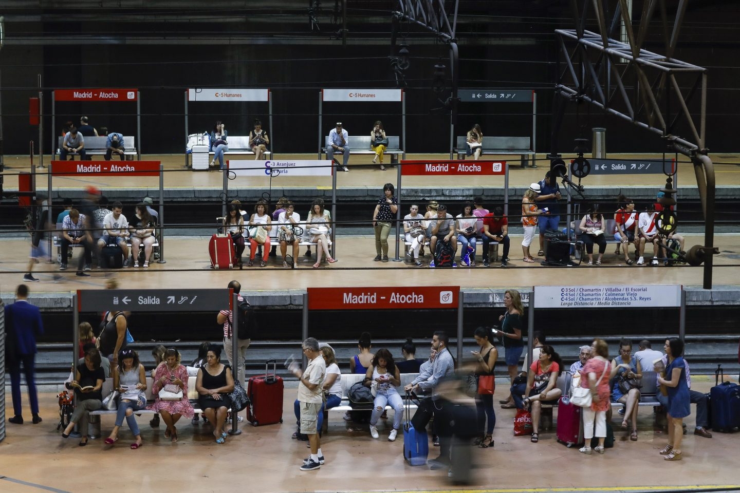 Huelga de Renfe. Pasajeros en Atocha.