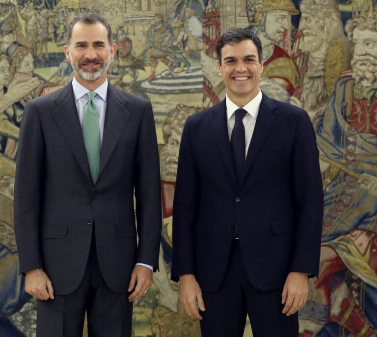 Sánchez pide a Rajoy que negocie con Cataluña: "El PSOE estará al lado del Gobierno"