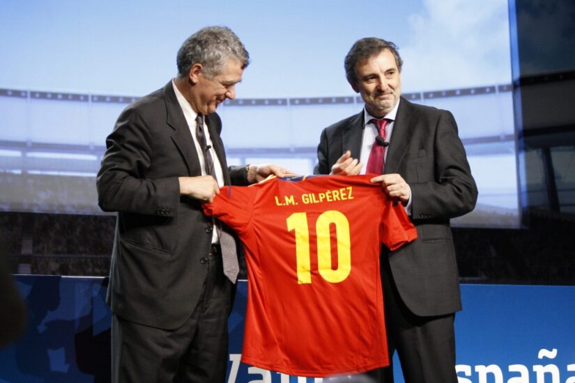 Ángel María Villar junto al presidente de Telefónica España, Luis Miguel Gilpérez.