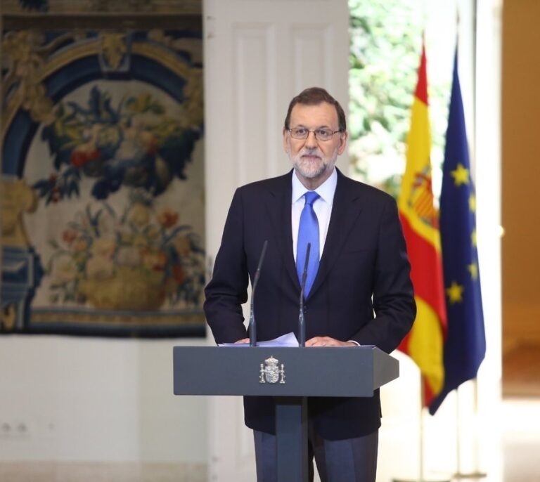 Rajoy y Sánchez han hecho "una pequeña aproximación" para el escenario post 1-O