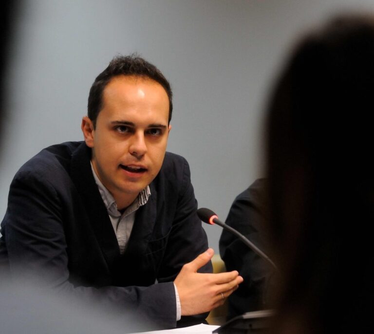 Calvo, concejal de Carmena que favorece el Colegio al que está afiliado