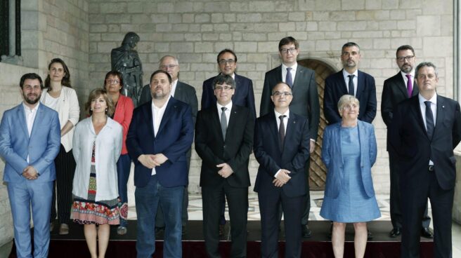 Puigdemont forma un gobierno de duros para contentar a Junqueras de cara al referéndum