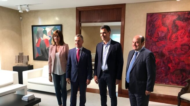 Pedro Sánchez atrae al PNV a su propuesta para reformar la Constitución