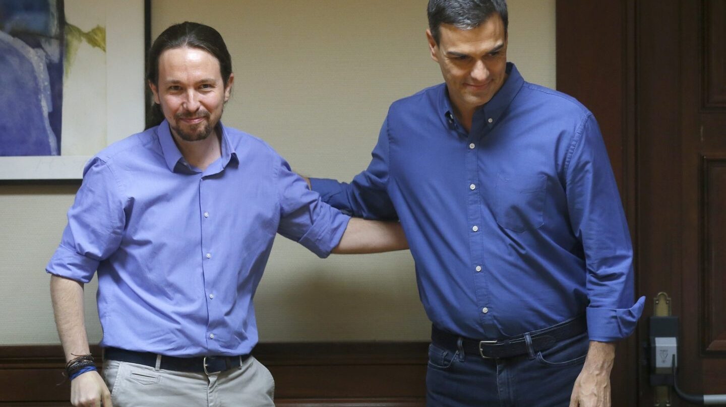 Pablo Iglesias y Pedro Sánchez en el Congreso de los Diputados.