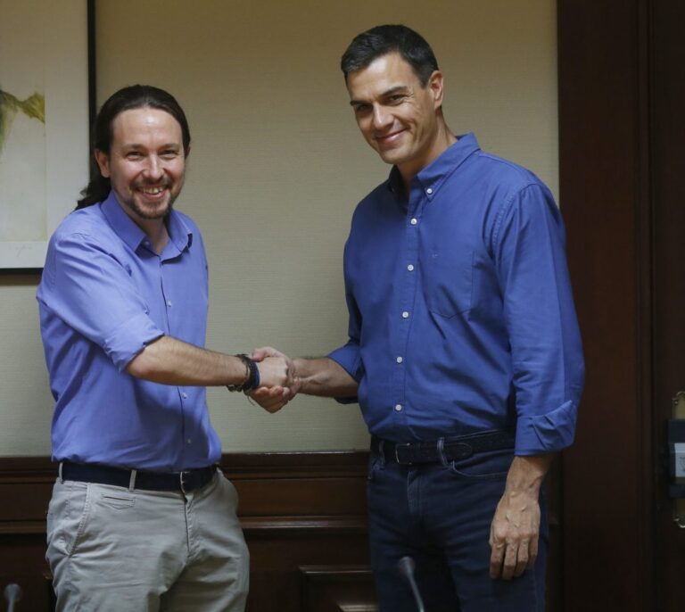 Pablo Iglesias aprovecha la declaración judicial de Rajoy para tensar más al PSOE