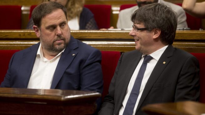 Junqueras y Puigdemont, en el Parlament.