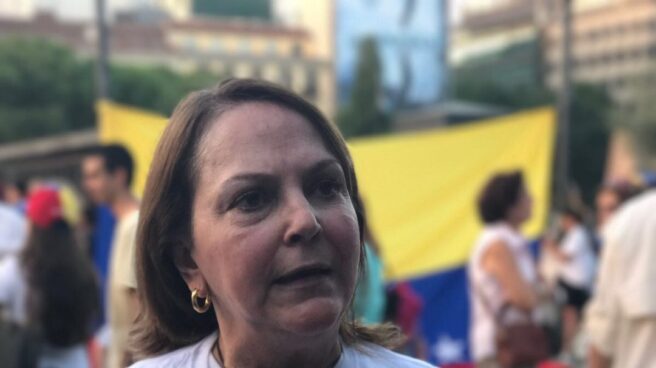 Mitzy Capriles, esposa del disidente venezolano Antonio Ledezma, en una protesta contra Maduro en Madrid.