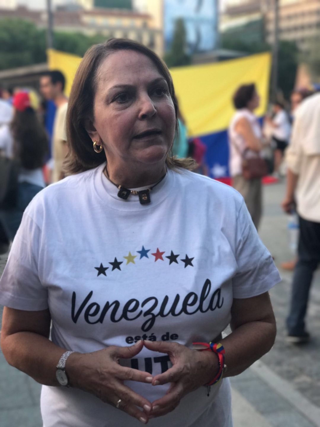 Mitzy Capriles, esposa del disidente venezolano Antonio Ledezma, en una protesta contra Maduro en Madrid.