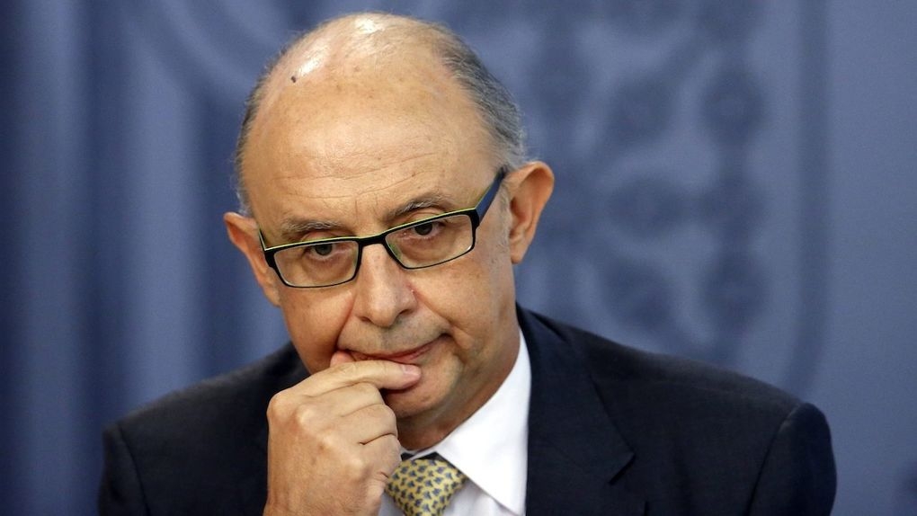 Montoro supervisa que no vaya ninguna partida económica a la consulta del 1-O