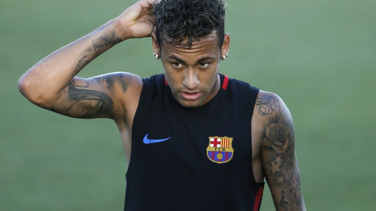 Neymar se convierte en el fichaje más caro de la historia