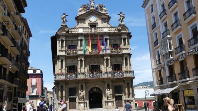 P1020652 Imagen del Ayuntamiento de Pamplona desde donde el próximo 6 de julio se lanzará el 'chupinazo' que dará inicio a los Sanfermines.