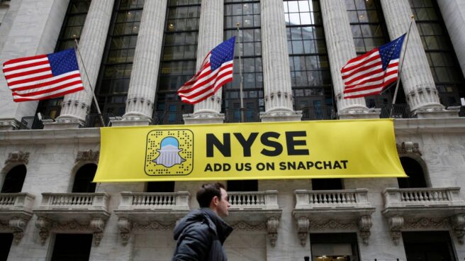 Snapchat efe La bolsa de Nueva York con el logo de Snapchat.