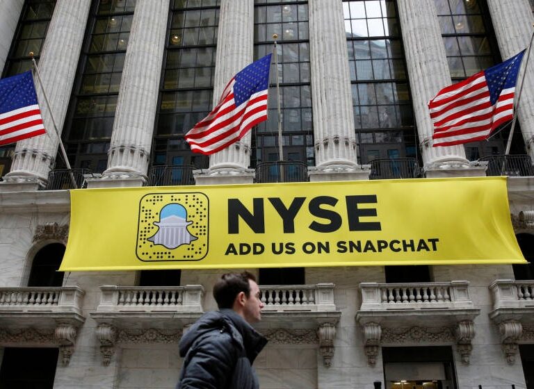 Snapchat cae por debajo de su precio de salida a bolsa por primera vez