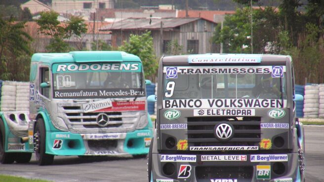 Volkswagen_Daimler Vehículos de Volkswagen y Daimler durante una prueba del mundial de camiones.