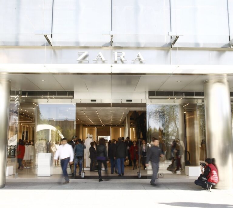 Zara lanza un servicio de entrega exprés de pedidos online para competir con Amazon