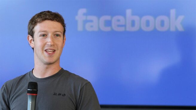 Facebook sigue dominando en tu móvil.