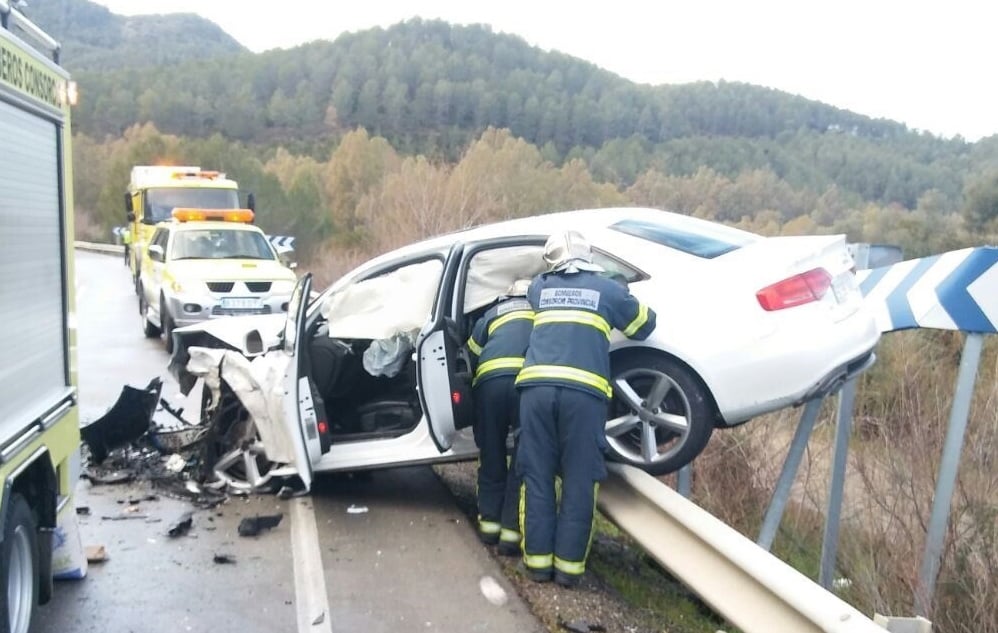 Accidente de tráfico en una carretera española.