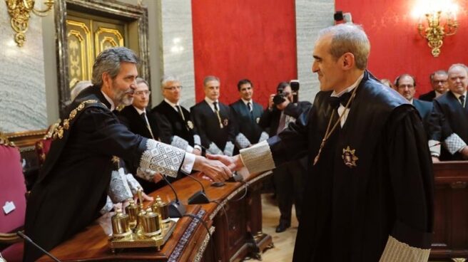 El nuevo jefe de Anticorrupción corrige a Moix y mantiene a los fiscales del 3% Alejandro Luzón ha decidido mantener a los fiscales del 3% frente al criterio que había mantenido su antecesor.