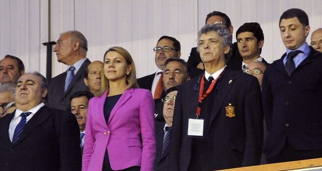 cospedal villar PP Podemos corrupción La ministra de Defensa, María Dolores de Cospedal, y el presidente de la Federación Española de Fútbol, Ángel María Villar.