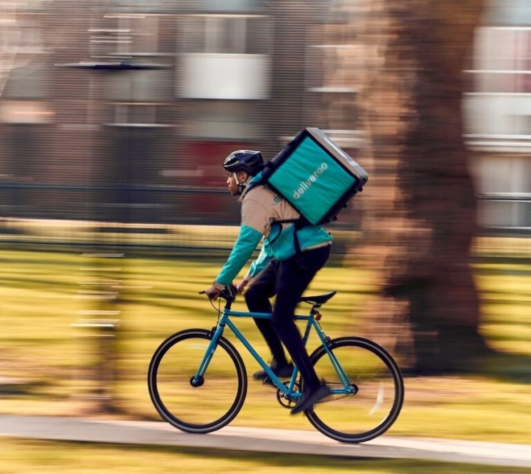 ATA pide una retribución de 1.050 euros para los autónomos de Amazon o Deliveroo